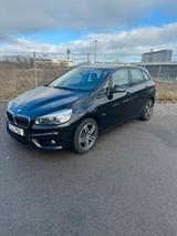 BMW 220i Sport Line Scheckheftgepflegt / 1... - BMW 220 in Krefeld