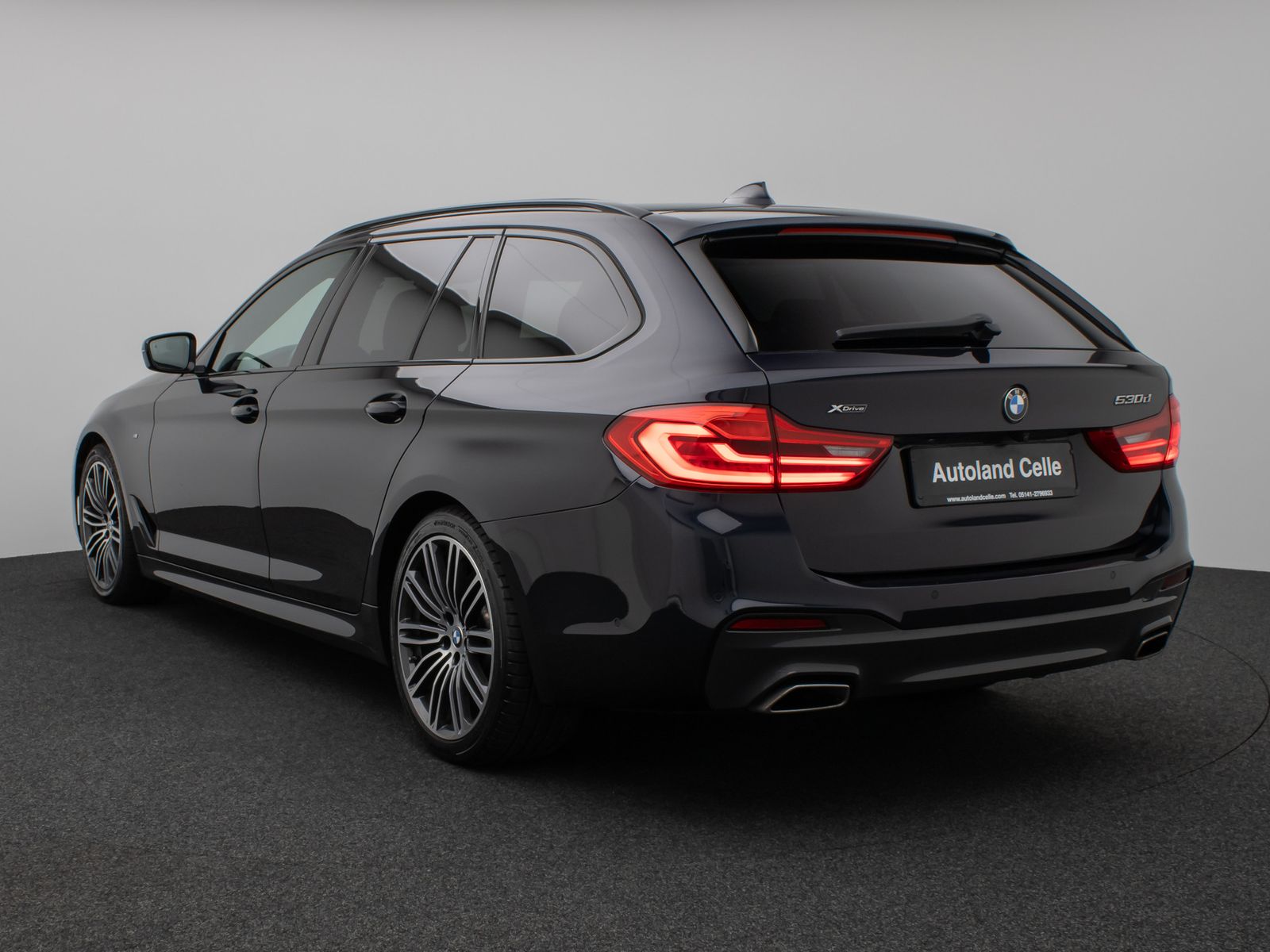 Fahrzeugabbildung BMW 530d xD M Sport Panorama Kamera HUD H/K Komfort