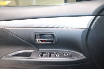 Fotografie des Mitsubishi Outlander 2.0 2WD CVT Edition 100
