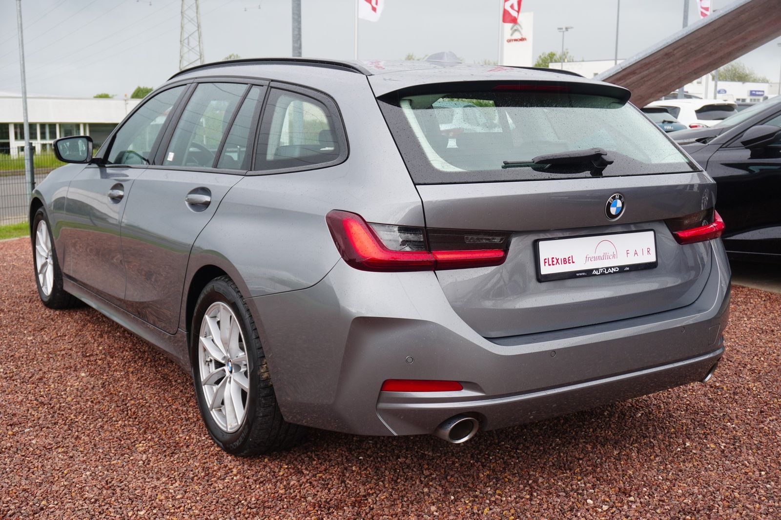 BMW 318i Touring Aut. LED Navi Teilleder Sportsitze foto 3