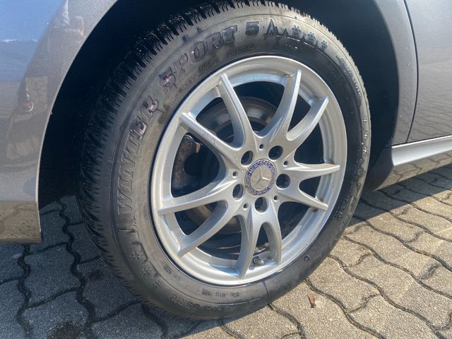 B 220 d Urban KLIMA SHZ PTS AHK NIGHT PAKET LED