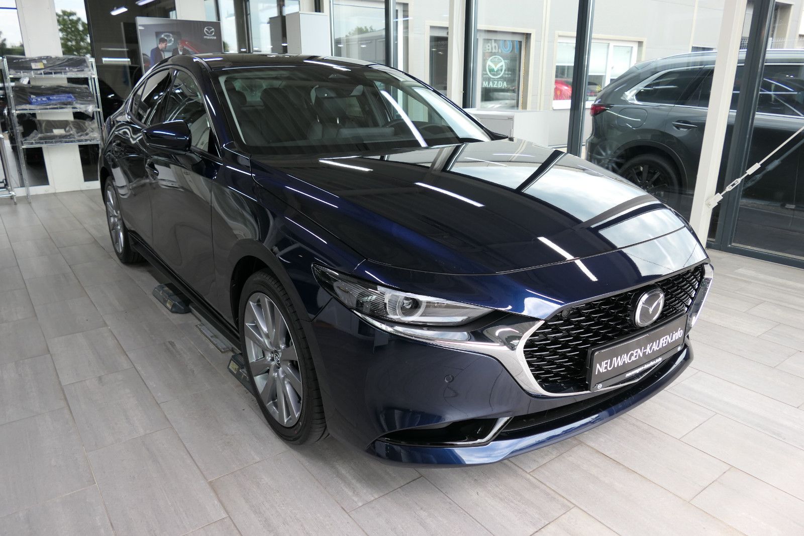 Mazda 3 e-SKYACTIV  Takumi  Fastback+ Matrix LED 2026 imagem 3