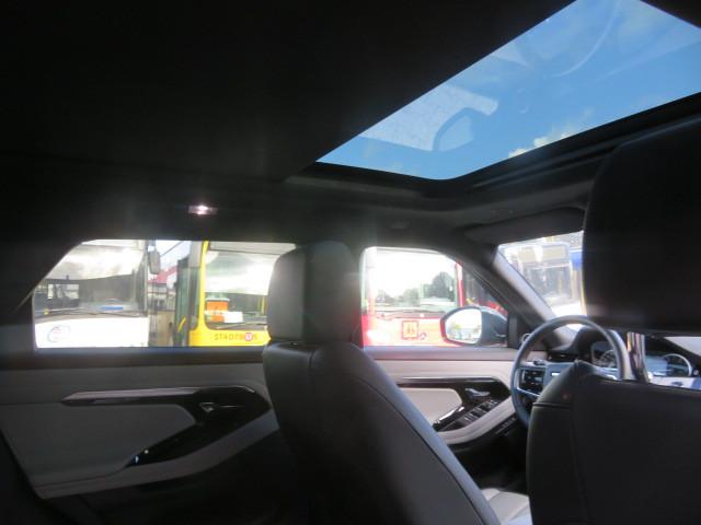 Land Rover NEU WAGEN ( NUR 99 KM ) R-Dynamic SE