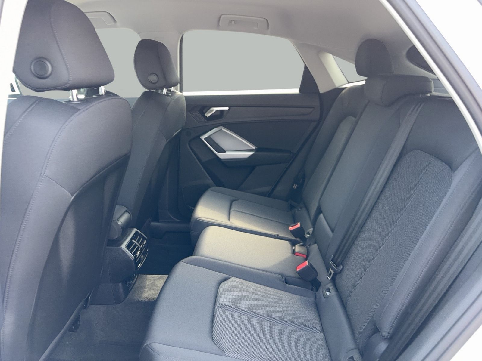 Audi Q3 Sportback 35TFSI S line Black ACC AHK Navi foto 12