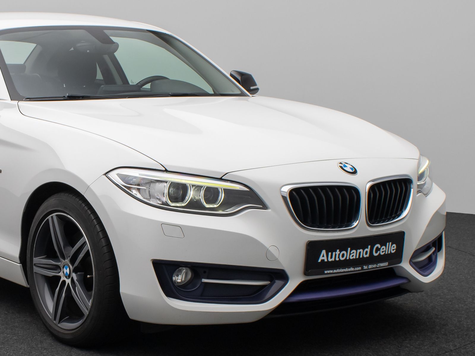 Fahrzeugabbildung BMW 220d Coupé Sport Line PDChinten HiFi Navi Xenon