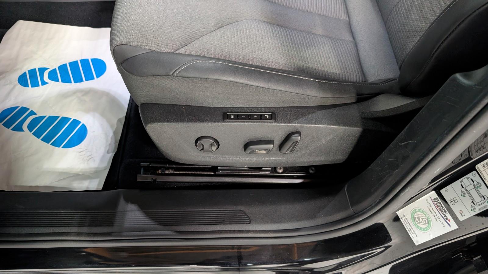 Skoda Enyaq 80 Loft ACC*SIDE*AHK*HUD*MEMO*KAM*W-PUMPE