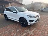 Volkswagen Touareg V6 TDI Executive Edition Terrain Tech R- - Volkswagen Touareg: Executive