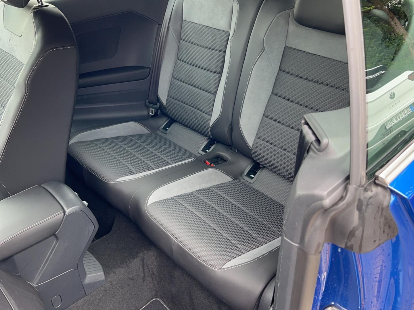Fahrzeugabbildung Volkswagen T-Roc Cabriolet R-Line 1.5l TSI,Navi, DSG, AHK,