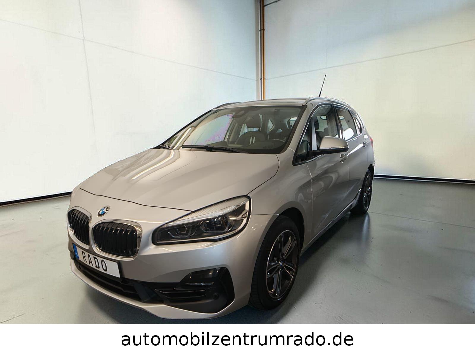 BMW 220 i Active Tourer Sport Line Aut. PDC v+h AHK