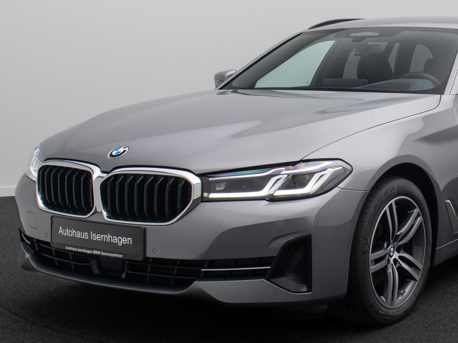 Fahrzeugabbildung BMW 520d xD Kamera HUD DAB AHK Alarm ACC Laser Sport