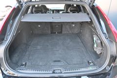 Fahrzeugabbildung Volvo V90 D5 AWD Polestar R-Design*STDHZG*360°*B&W*ACC