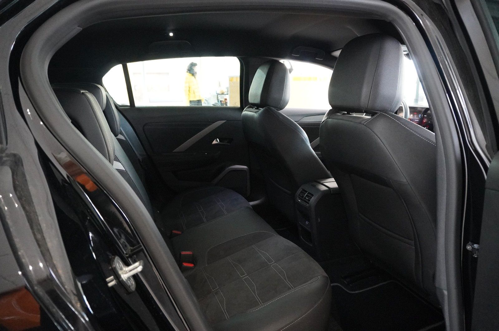 Fahrzeugabbildung Opel Astra L Lim. 1.6 HYBRID GS SPORT NAVI/360°/SPORT