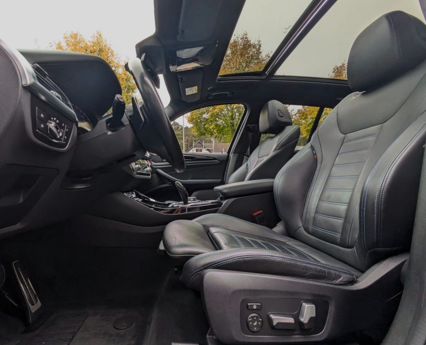 Fahrzeugabbildung BMW X3 M40d SAG*LEDER*PANO*H/K SOUND*ACC*CAM*20"VOLL