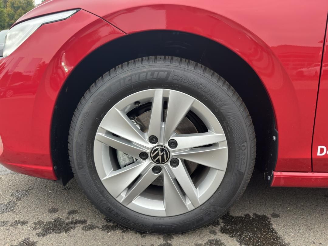 Fahrzeugabbildung Volkswagen Golf Life VIII Life, App Connect , Climaautonati