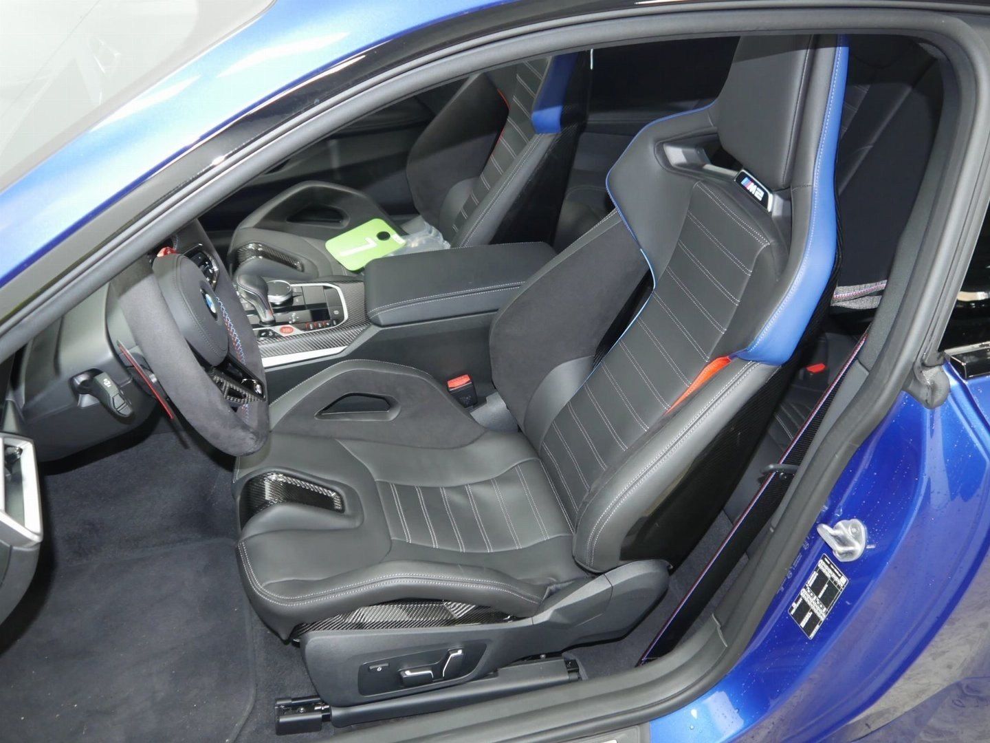 Fahrzeugeinzelansicht 12 Fahrzeugabbildung BMW M2 Coupé M Drivers P., M Carbon Schalensitze, Ca