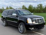 Cadillac Escalade ESV 6.2 V8 Sport Luxury  - Cadillac Escalade: Luxury