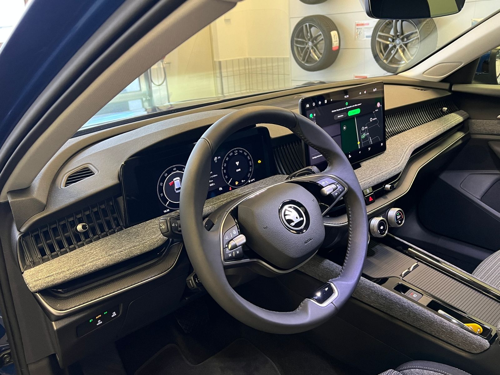 Fahrzeugabbildung SKODA Superb Combi Selection 1.5 TSI mHEV DSG *AHK, LE