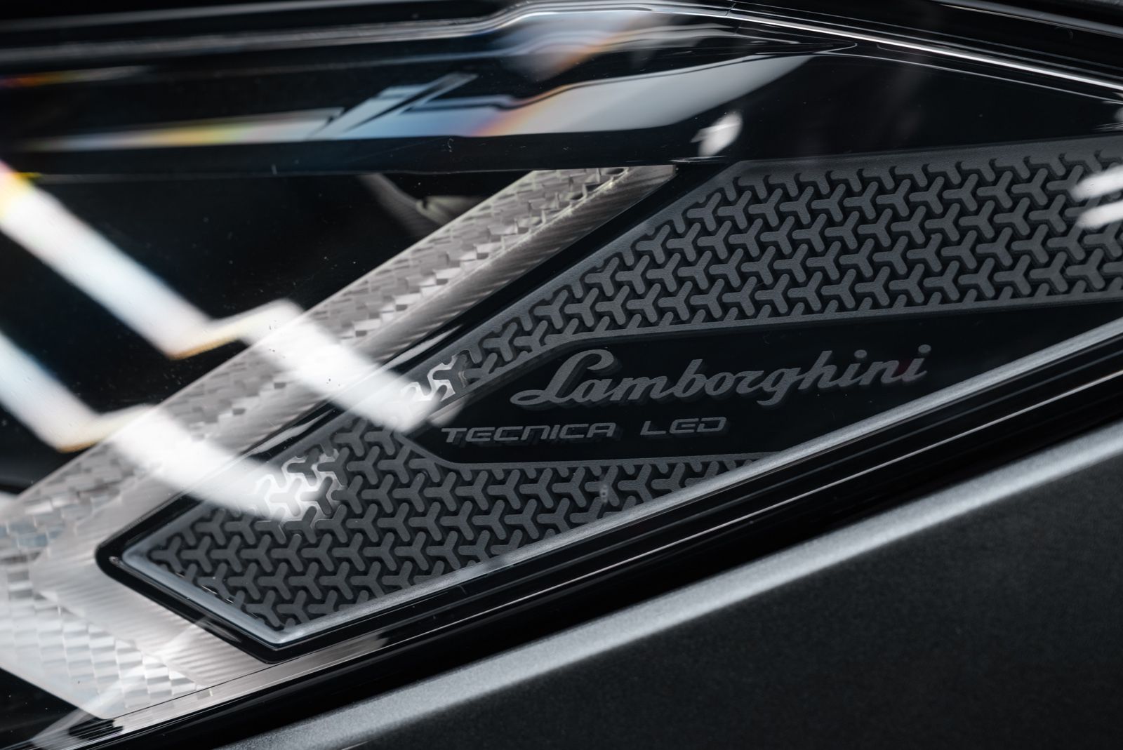 Fahrzeugabbildung Lamborghini Urus PANO/BANG&OLUFSEN/NIGHT VISION