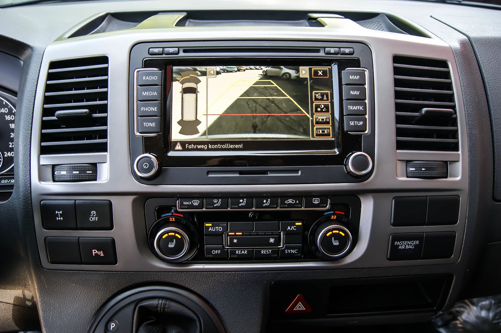 Fahrzeugabbildung Volkswagen T5 California Beach Aufstelldach 4Motion DSG 2HD