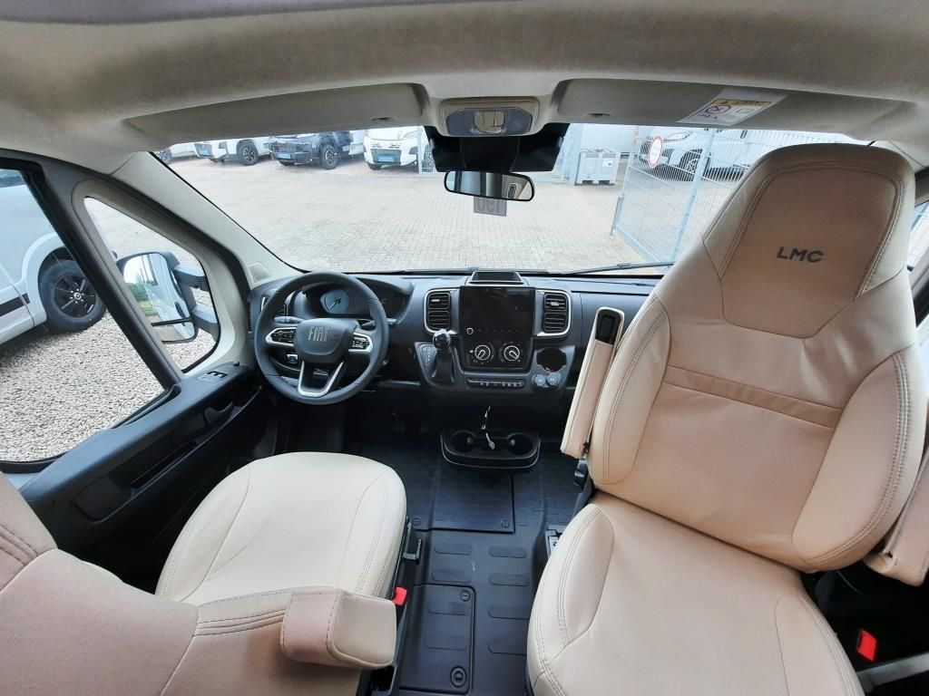 Fahrzeugabbildung LMC Cruiser V 643 70 Jahre Verfüg./Sparen Sie 6.476,