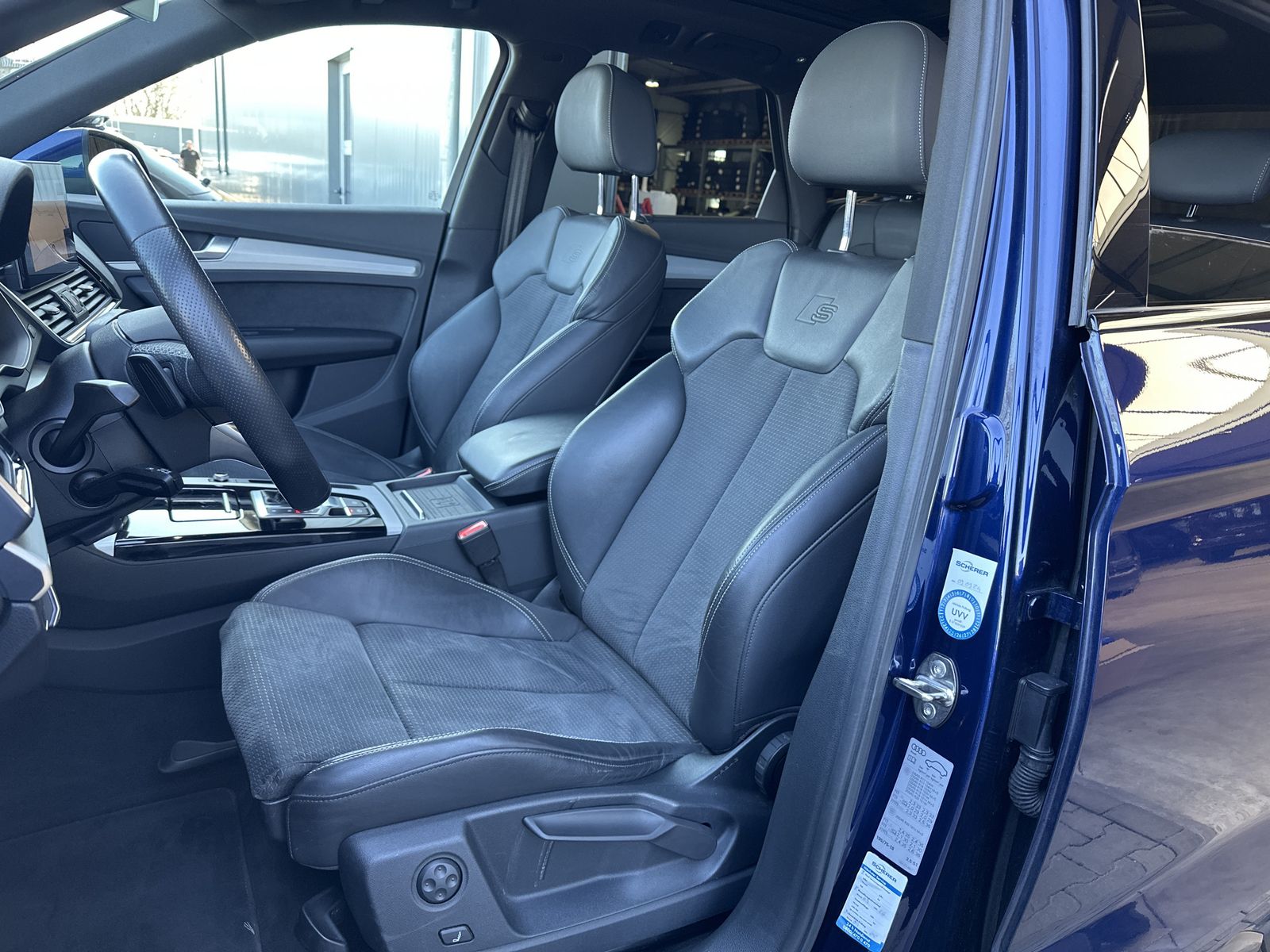 Fahrzeugabbildung Audi Q5 40 TDI Qu S-Line NAV+LED+VCOCKPIT+PANO+19ZOLL