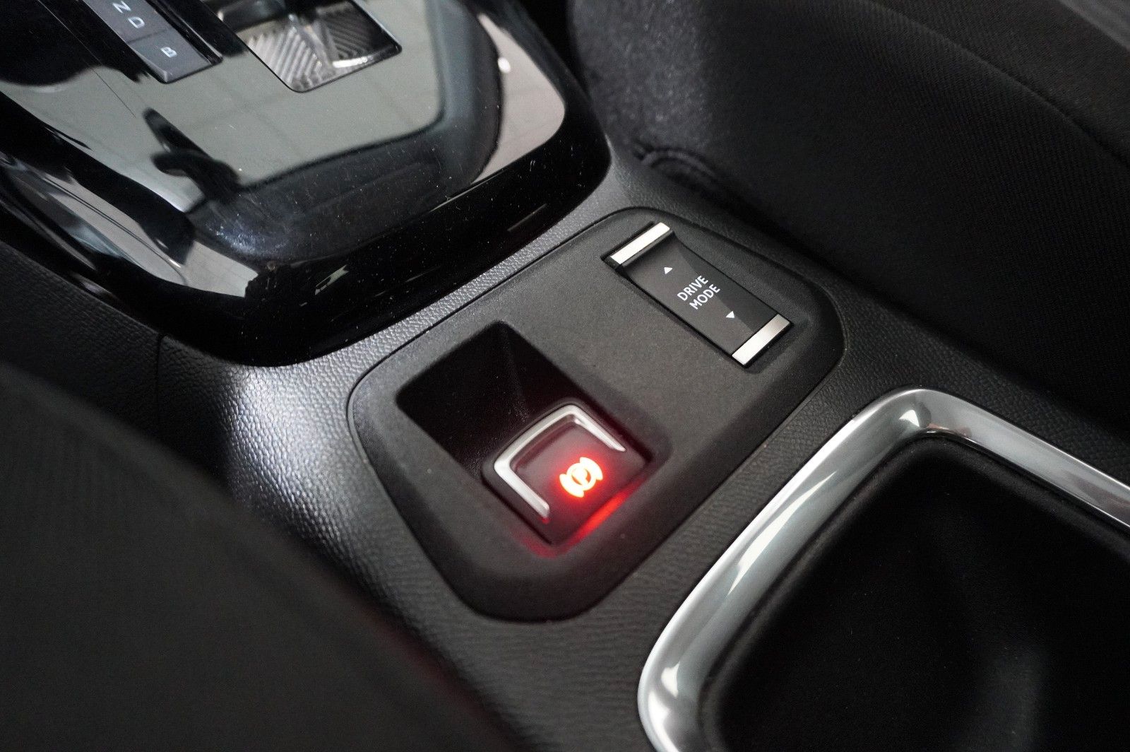Fahrzeugabbildung Opel Corsa-e F EDITION 7KW NAVI/VIRT/TEMP/DAB/WÄRMEP.