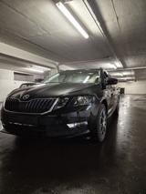 Skoda Oktavia Ambition 1,5 TSI schwarz met... - Skoda: Oktavia