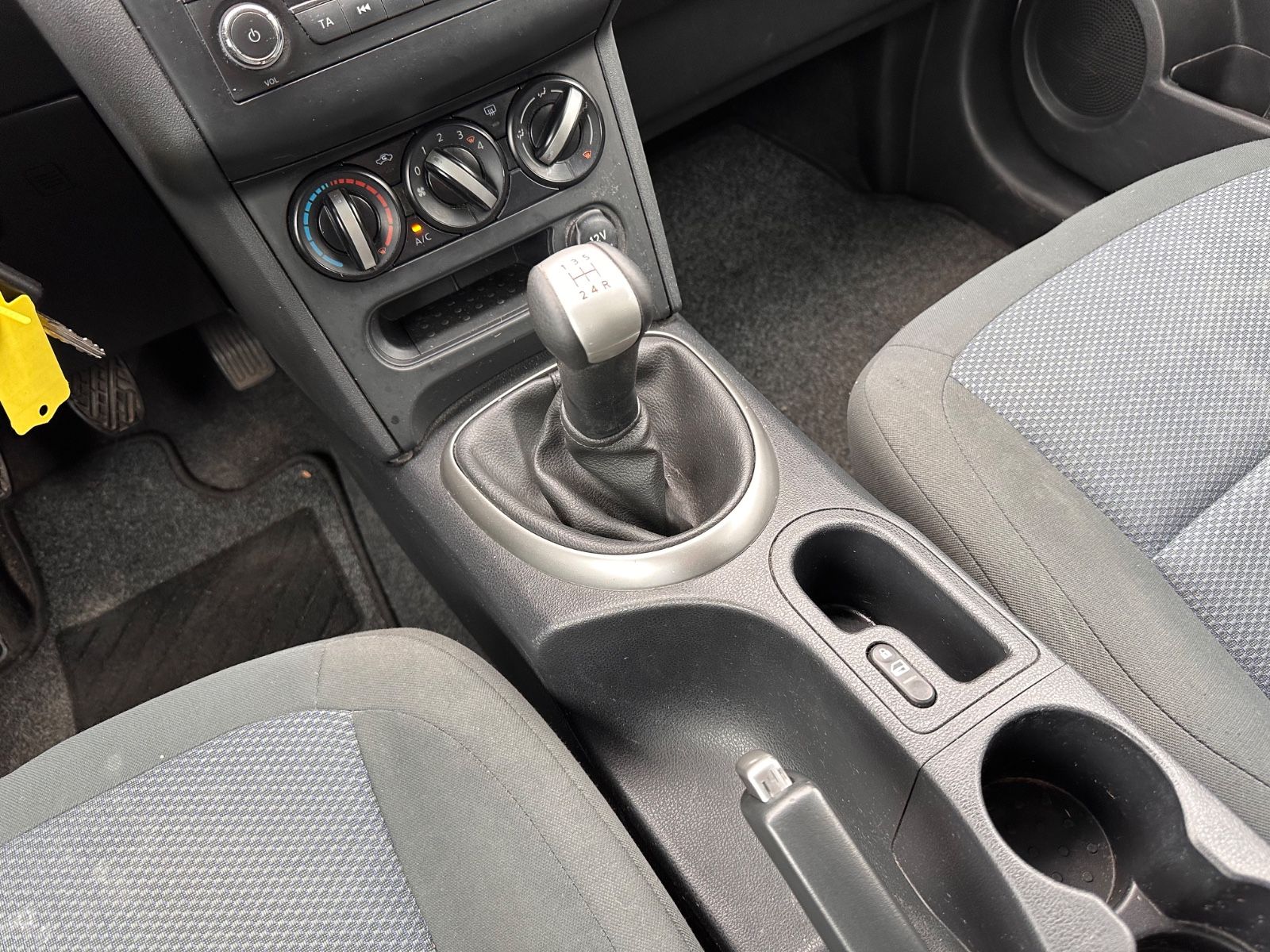 Fahrzeugabbildung Nissan Qashqai 1.6 Visia GRA/BT/GJR/Klima