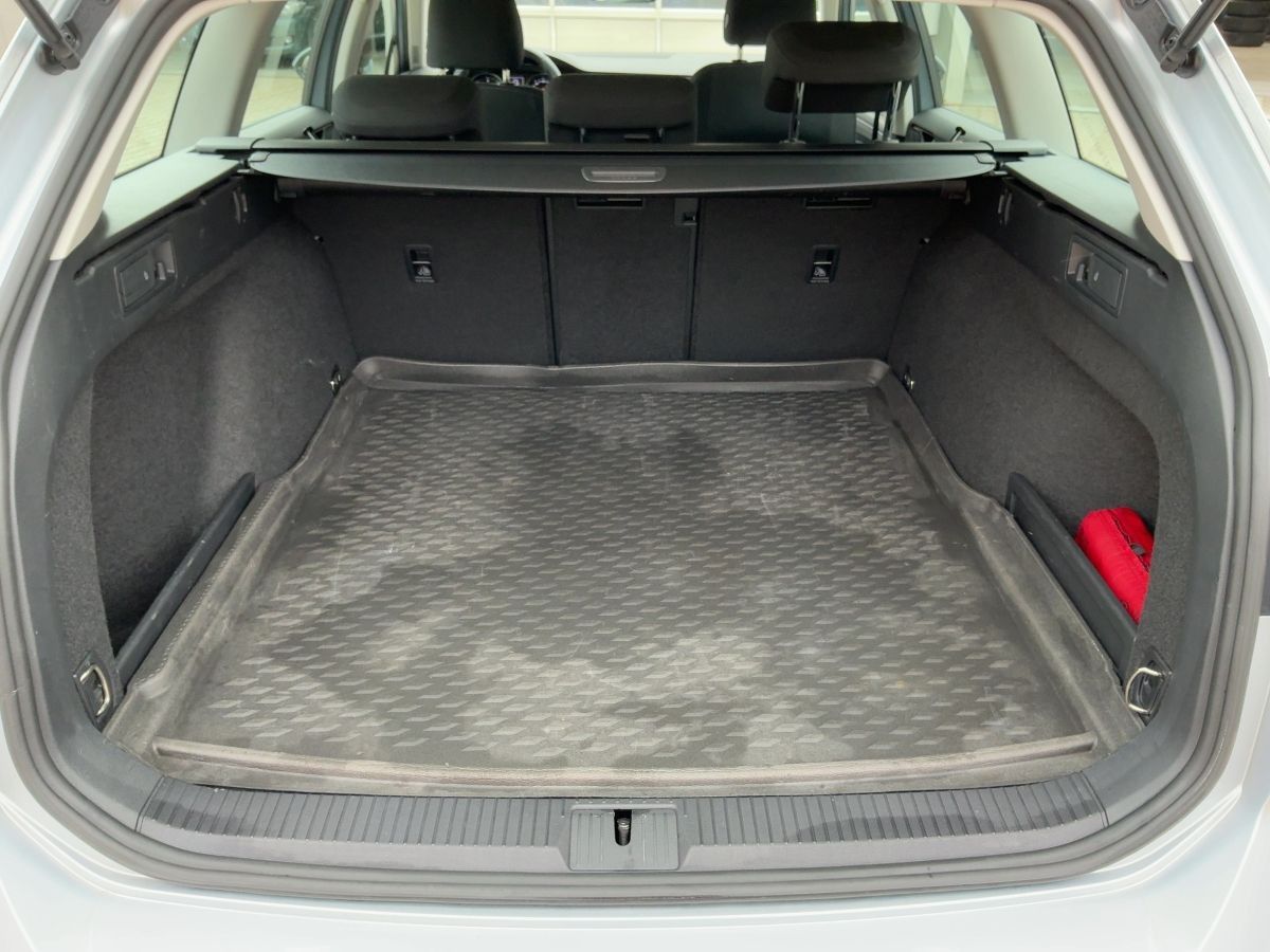 Volkswagen Passat Variant - Bild 14