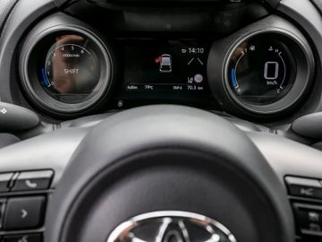 Toyota Yaris 1.5 Team Deutschland Kamera Navi LED