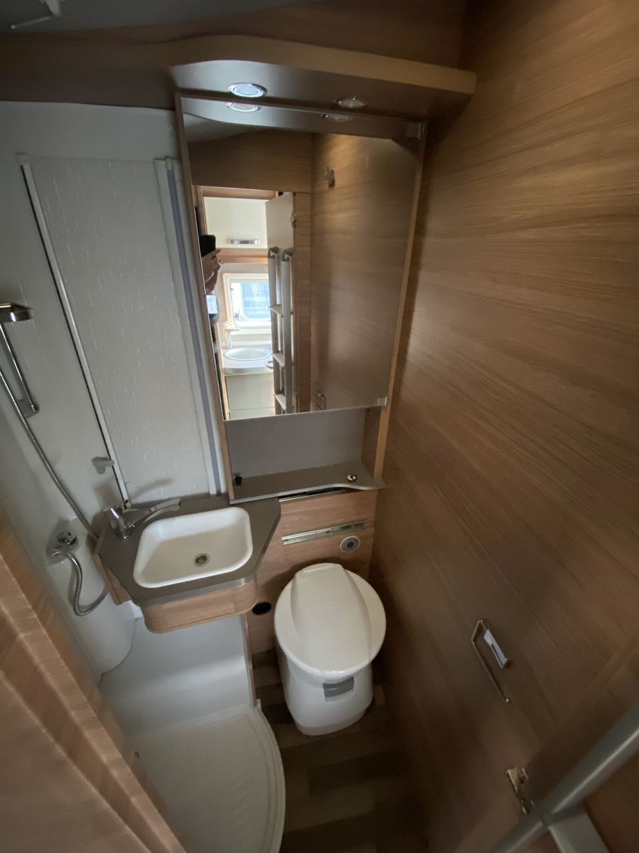 Fahrzeugabbildung Weinsberg CaraCompact Suite MB EDITION PEPPER 640 MEG