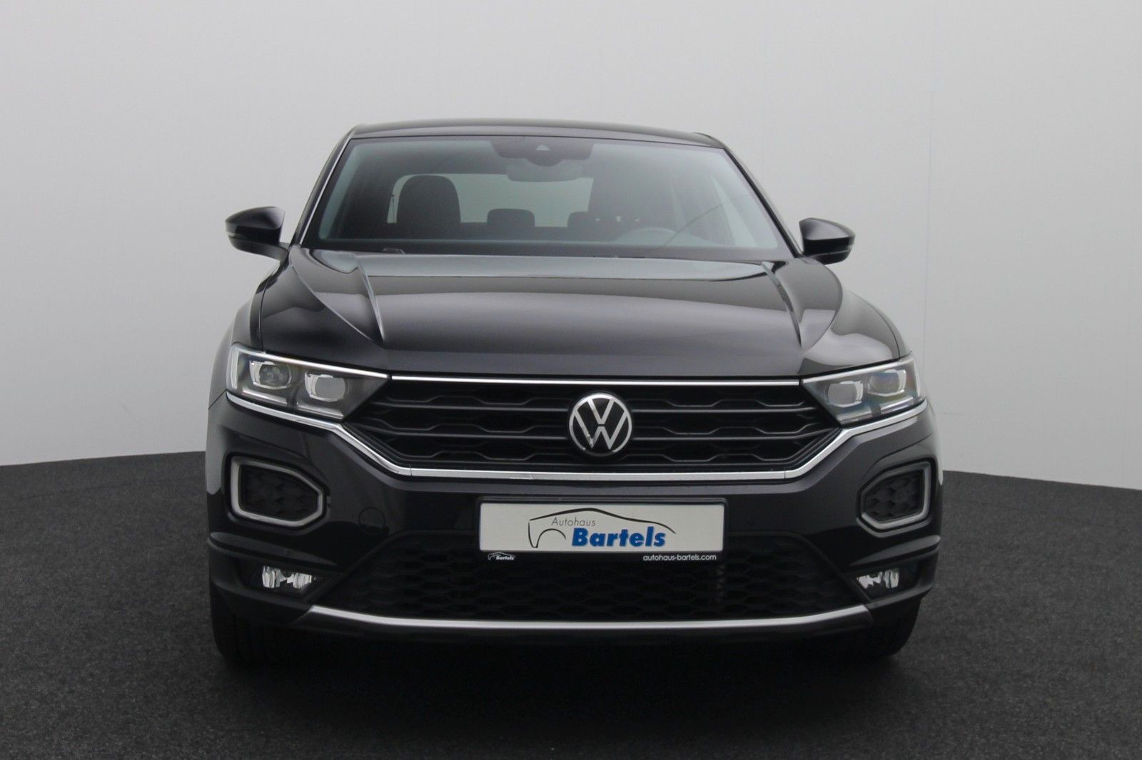 Fahrzeugabbildung Volkswagen T-Roc 1.5 Sport DSG ACC LED