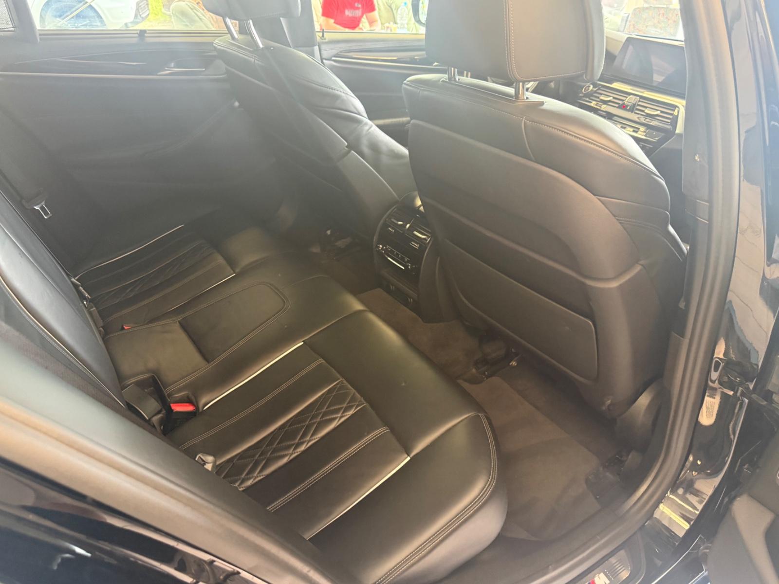 BMW M550i xDrive 4.4 V8 462 ch BVA / Bowers & Wilkins / Night Vision / Head-Up Display / Sièges ventilés