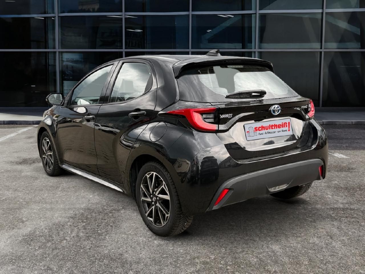 Fahrzeugabbildung Toyota Yaris Hybrid Club