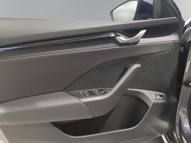 Fahrzeugabbildung Skoda Octavia Combi Sportline 1.5TSI AHK 19" HeadUp