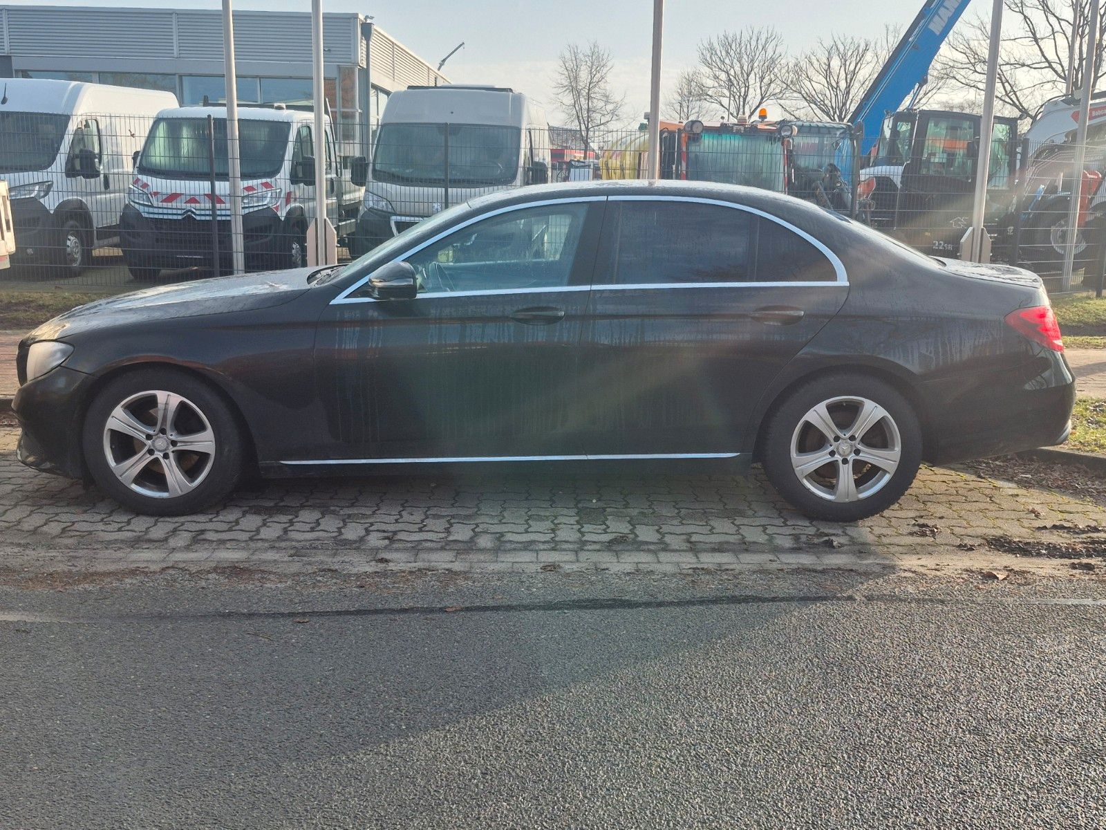 MERCEDES-BENZ E -Klasse Lim. E 220 d Widescreen Navi
