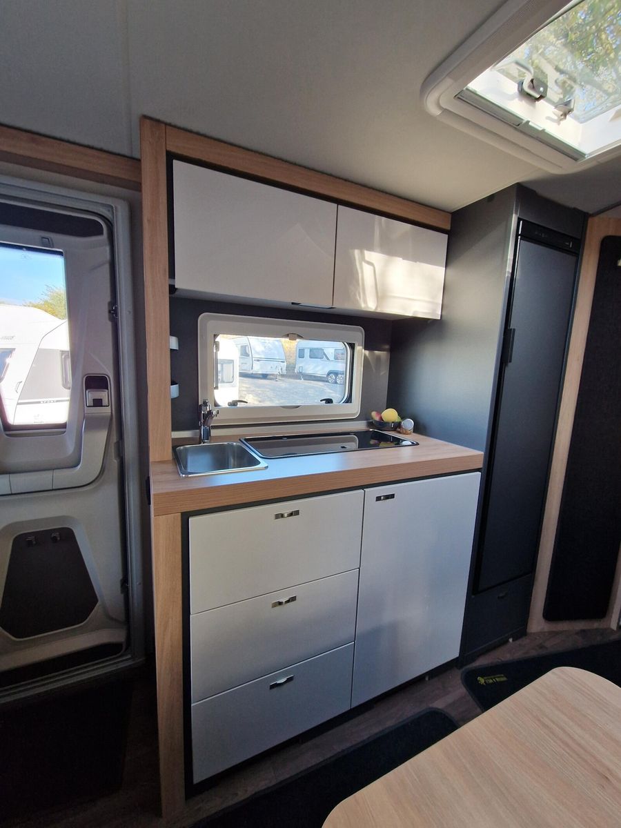 Fahrzeugabbildung Knaus Sport 500 KD 3 Stockbett mit Garagentür, 1800 kg