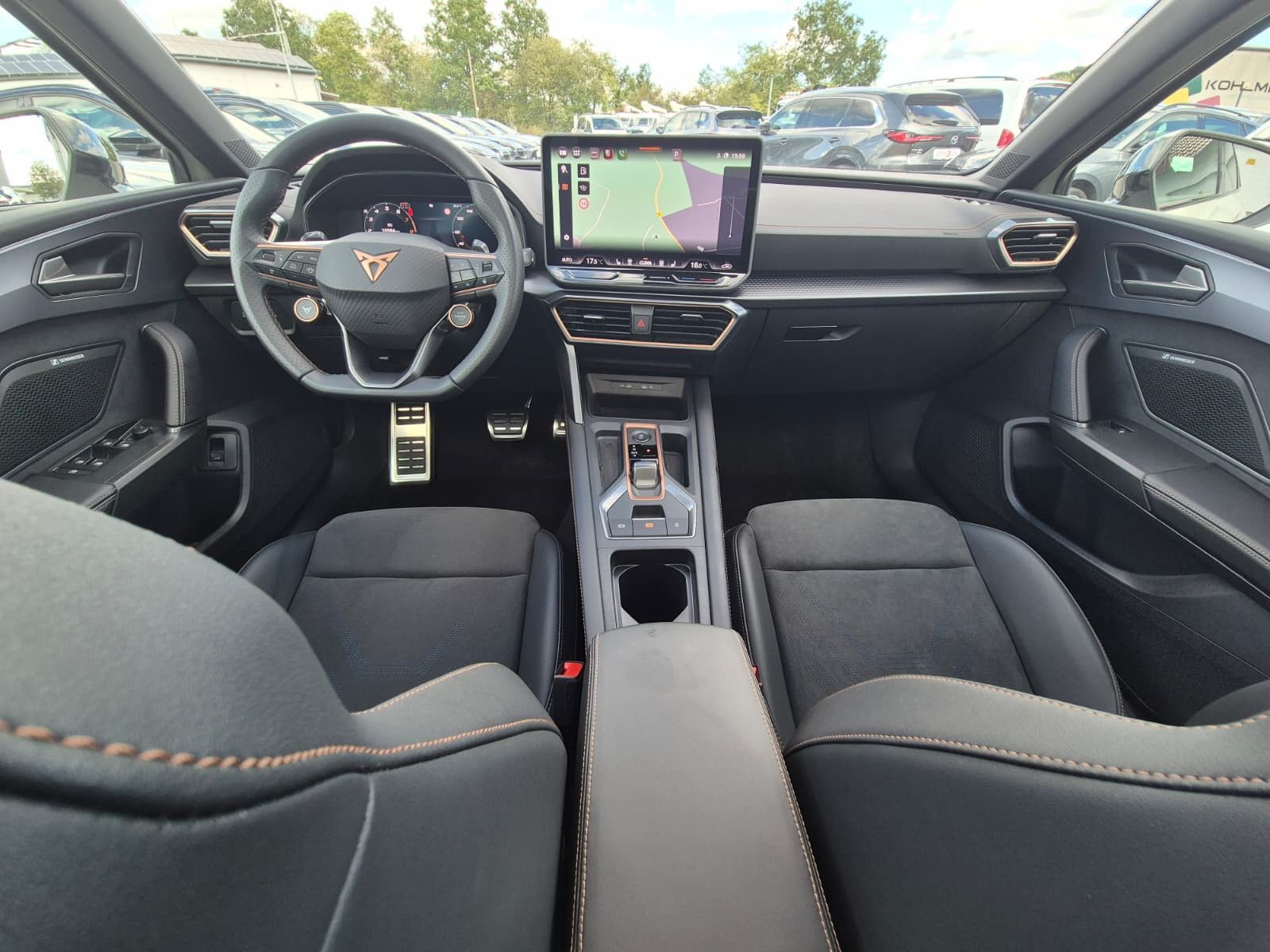 Fahrzeugabbildung CUPRA Leon 1.5 eTSI PANO*DCC*MATRIX*DINAMICA*AHK*5JG.
