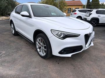 Alfa-Romeo Stelvio - 8