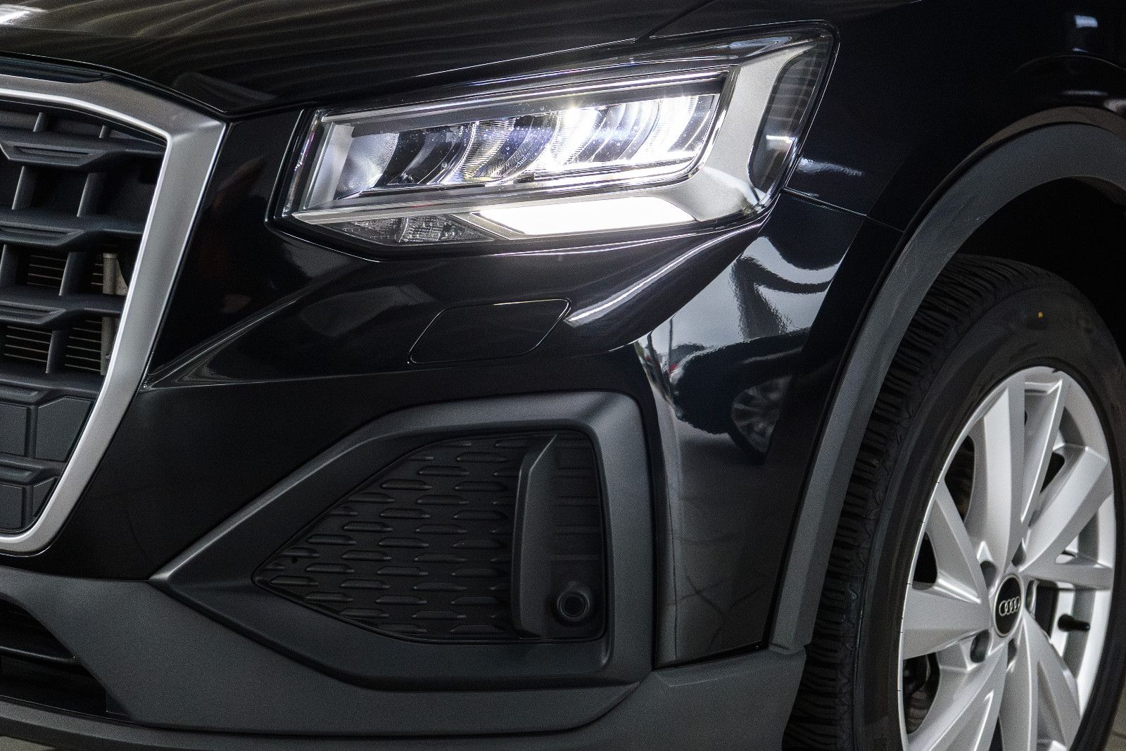 Fahrzeugabbildung Audi Q2 35 TFSI S tronic LED/SZH/NAVI