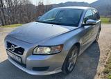 Volvo V50 T5 AWD R-Design - silberne Volvo V50