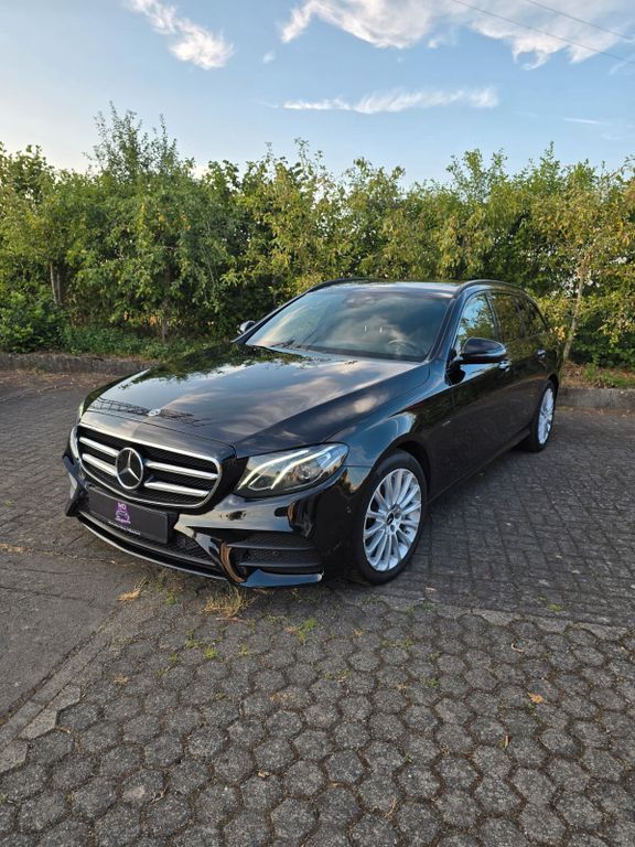 Image of Mercedes-Benz E 300