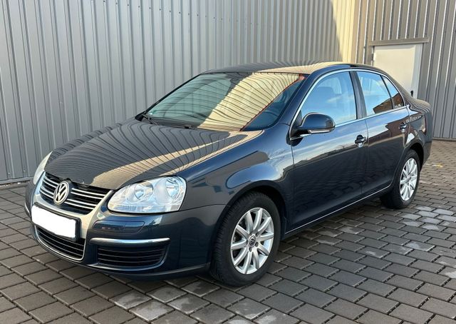 Volkswagen Jetta 2.0 TDI 140ps DSG Automat...