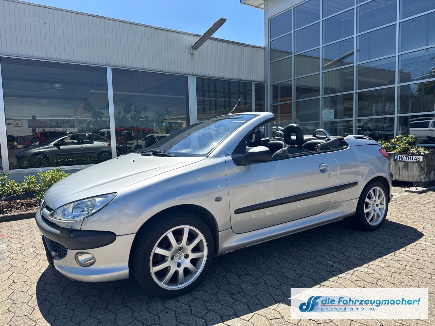 Fahrzeugabbildung Peugeot 206 Cabriolet CC Platinum 2.0 16V Händler Auto