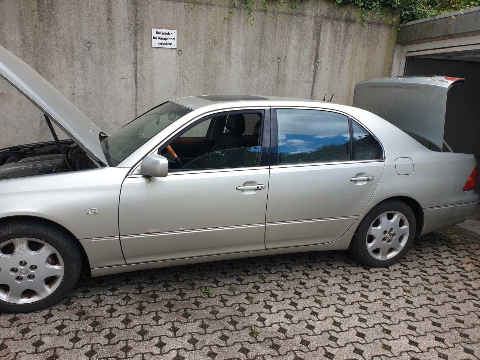 Lexus LS 430