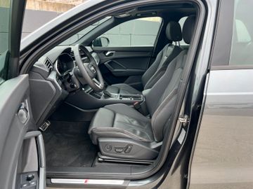 Fahrzeugabbildung Audi Q3 40 TFSI Quattro S-tronic S-line Pano Virtual