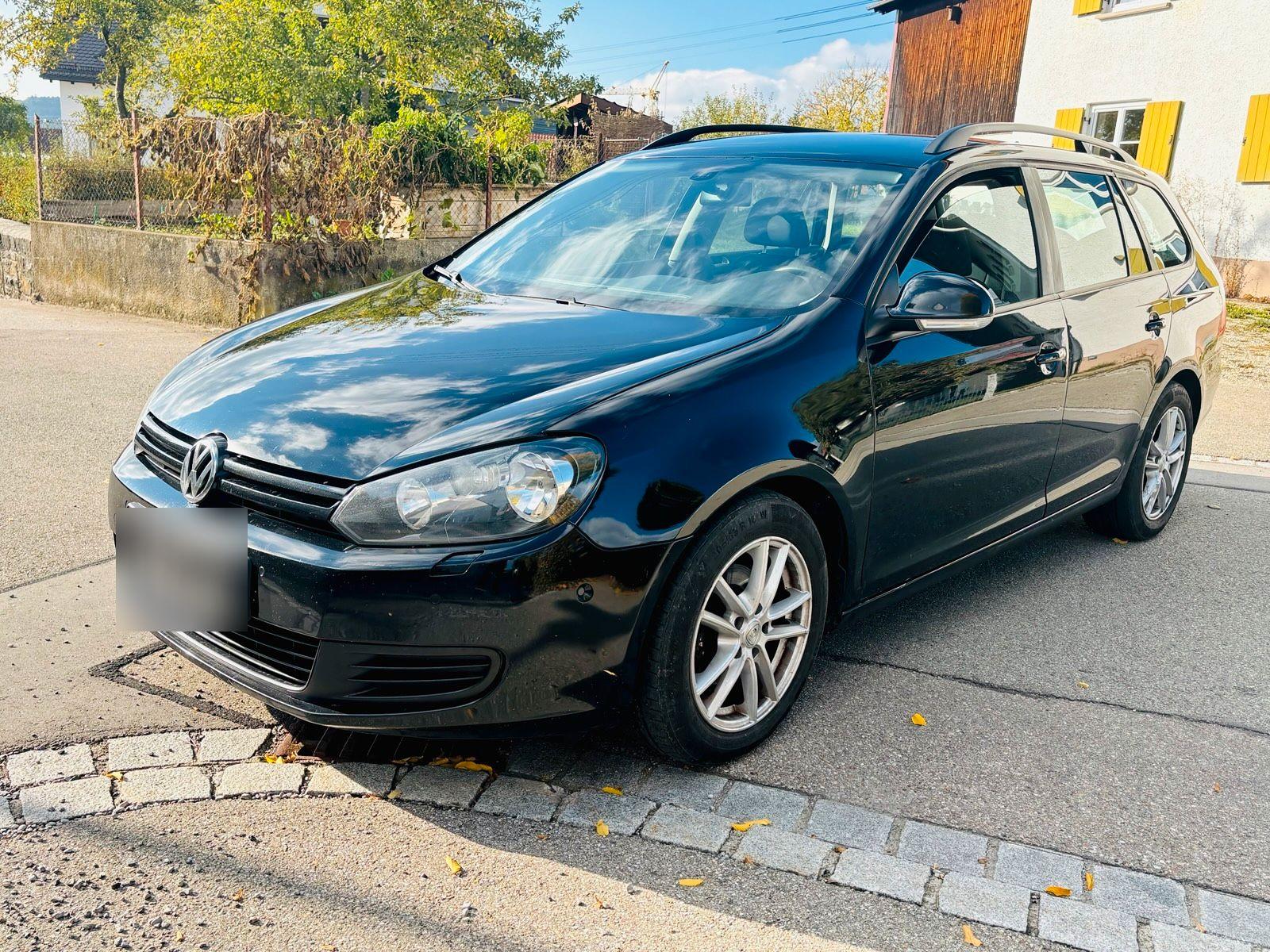Volkswagen Golf 2011 — вигляд ззаду