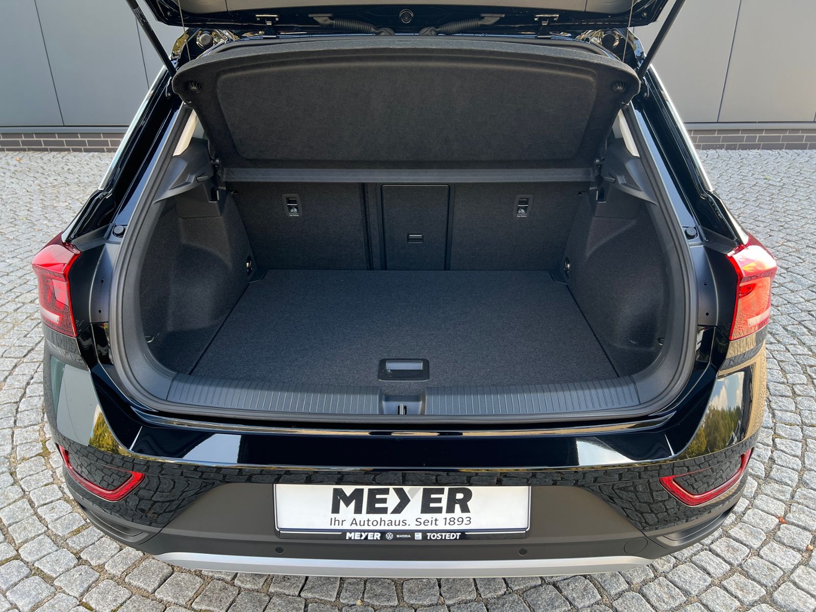 Fahrzeugabbildung Volkswagen T-Roc Life 1.0 TSI *LED, ACC, Kamera, 17''-LM*