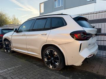 2022 BMW IX3 — фото 2