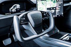 TESLA Model S PLAID - Yoke - Satin Black Matt - 1020PS